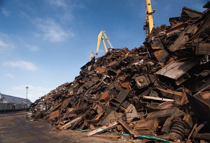 Metales en zona de reciclaje 